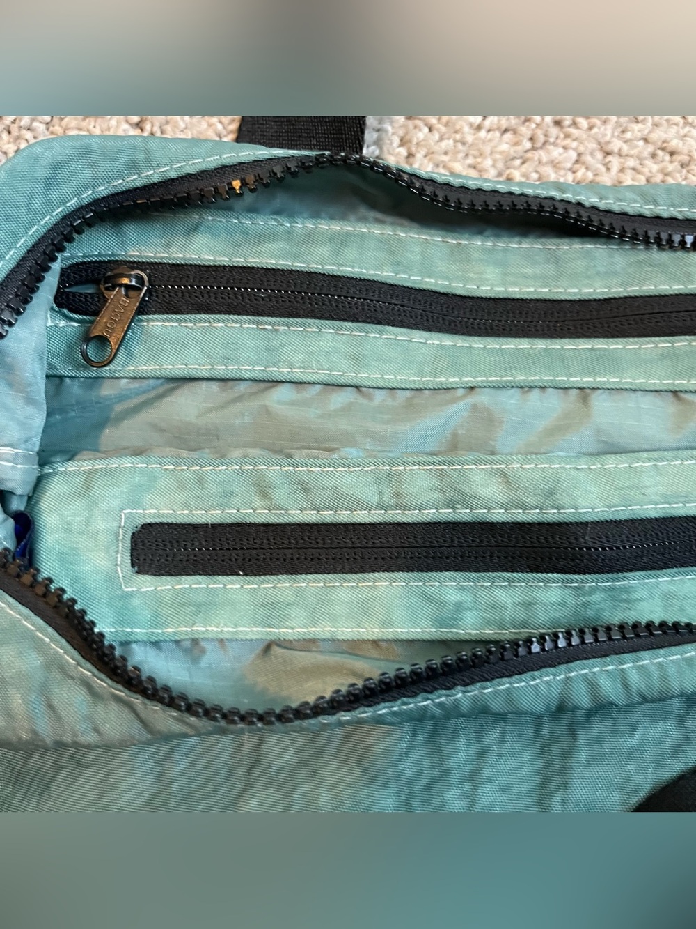 BAGGU Medium Minty Teal Crescent - Picture 7 of 8